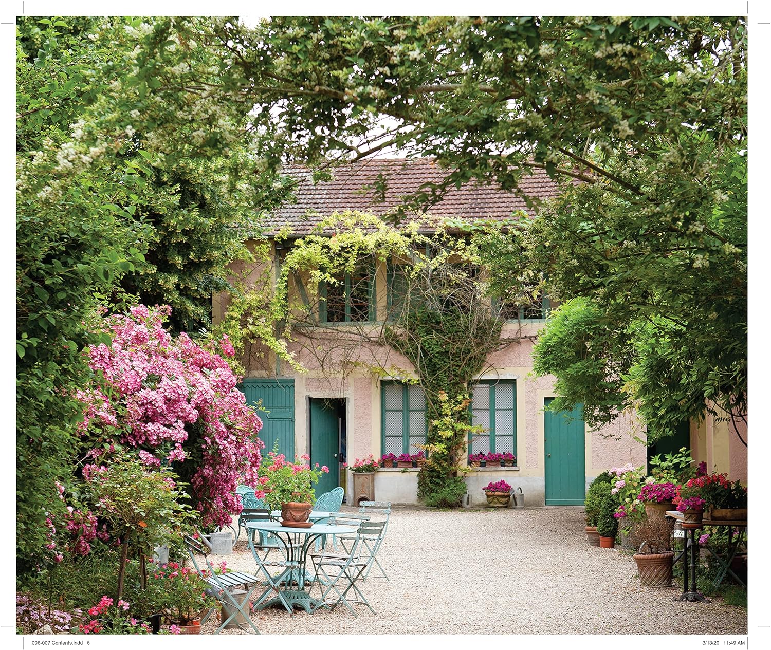 OUR HEARTS ARE IN FRANCE Simple Me Box