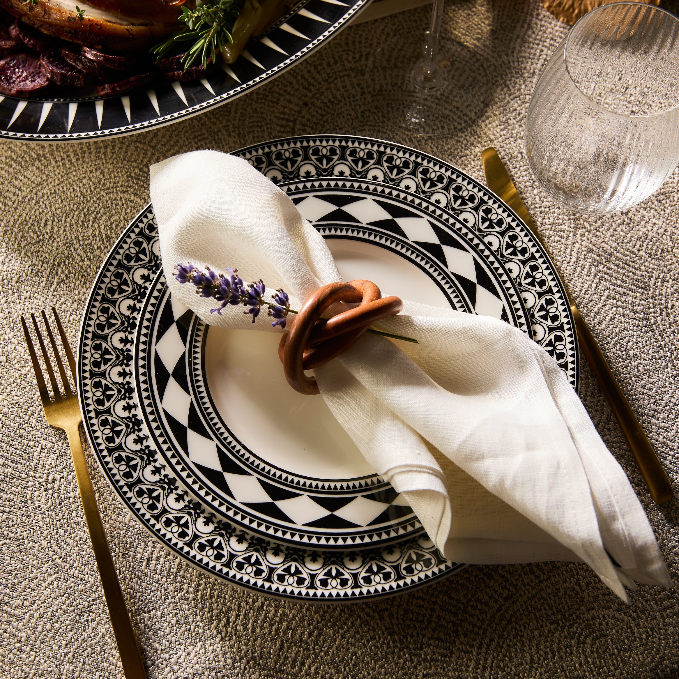 Casablanca Rimmed Dinner Plate