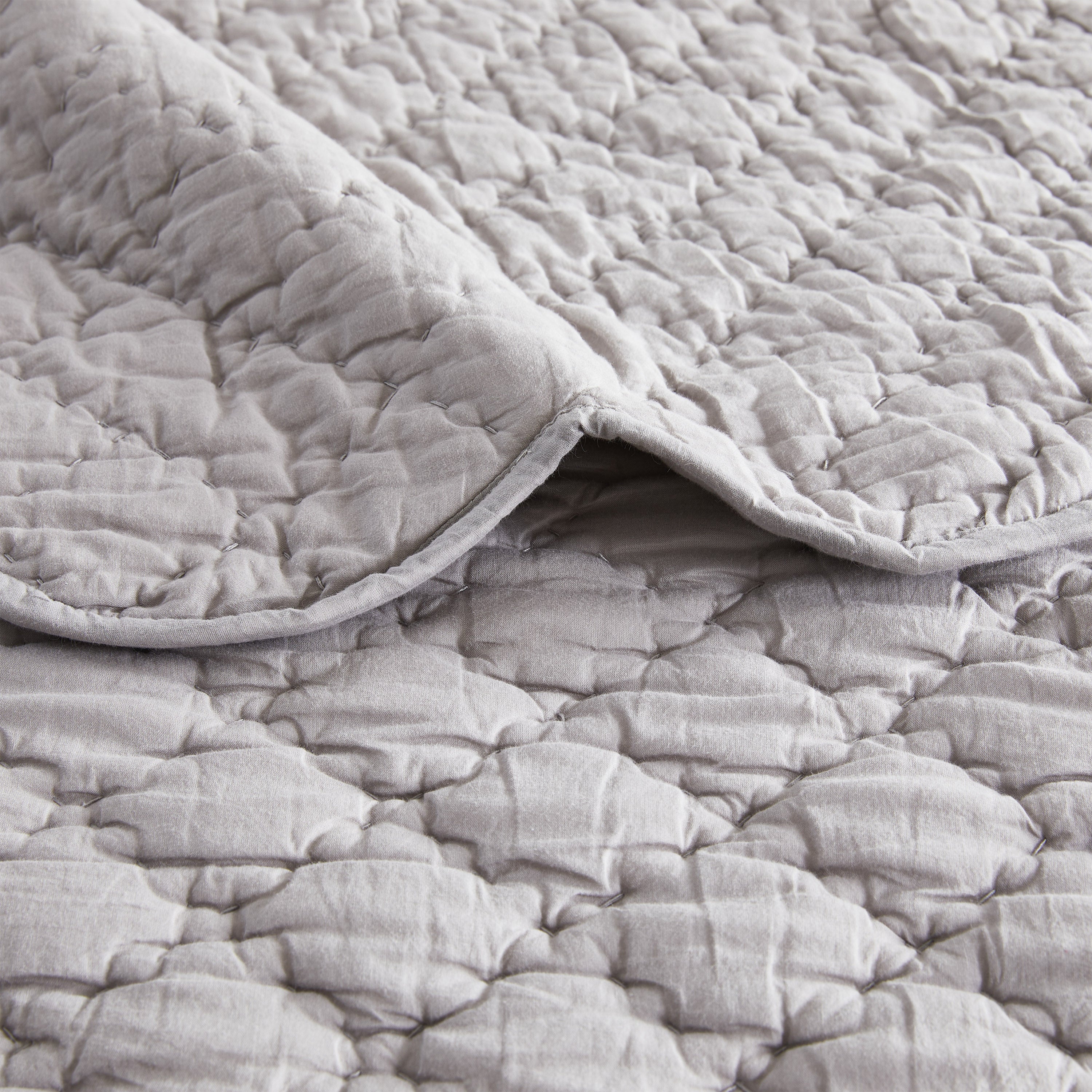 Diamond Scallop Cotton Voile Hand Stitched Quilt Set