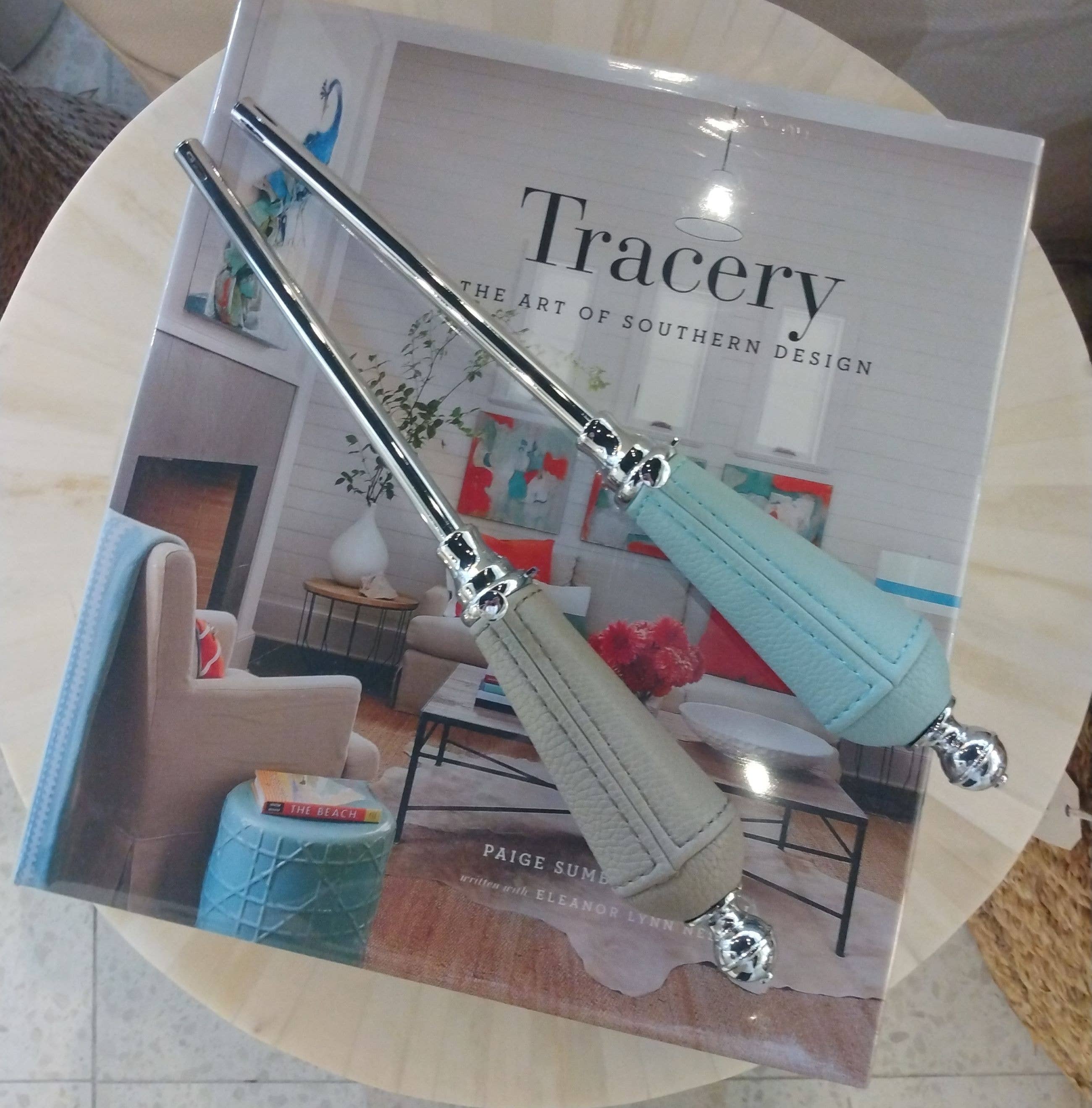 Oxford Soiree Fountain Mist w/Chrome - Luxury Lighter: Blue / Silver Social Lighters