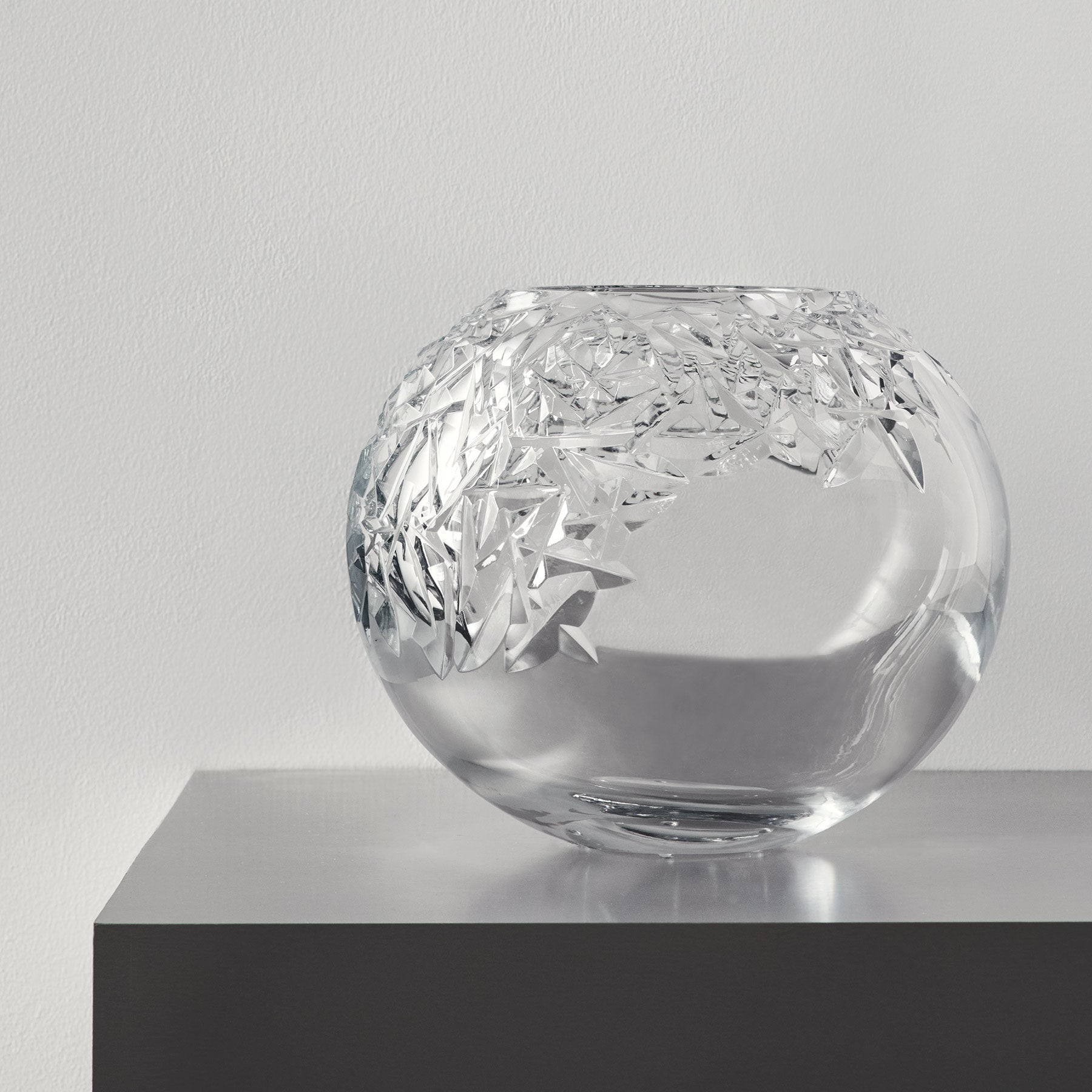 Carat Globe Vase XL Orrefors