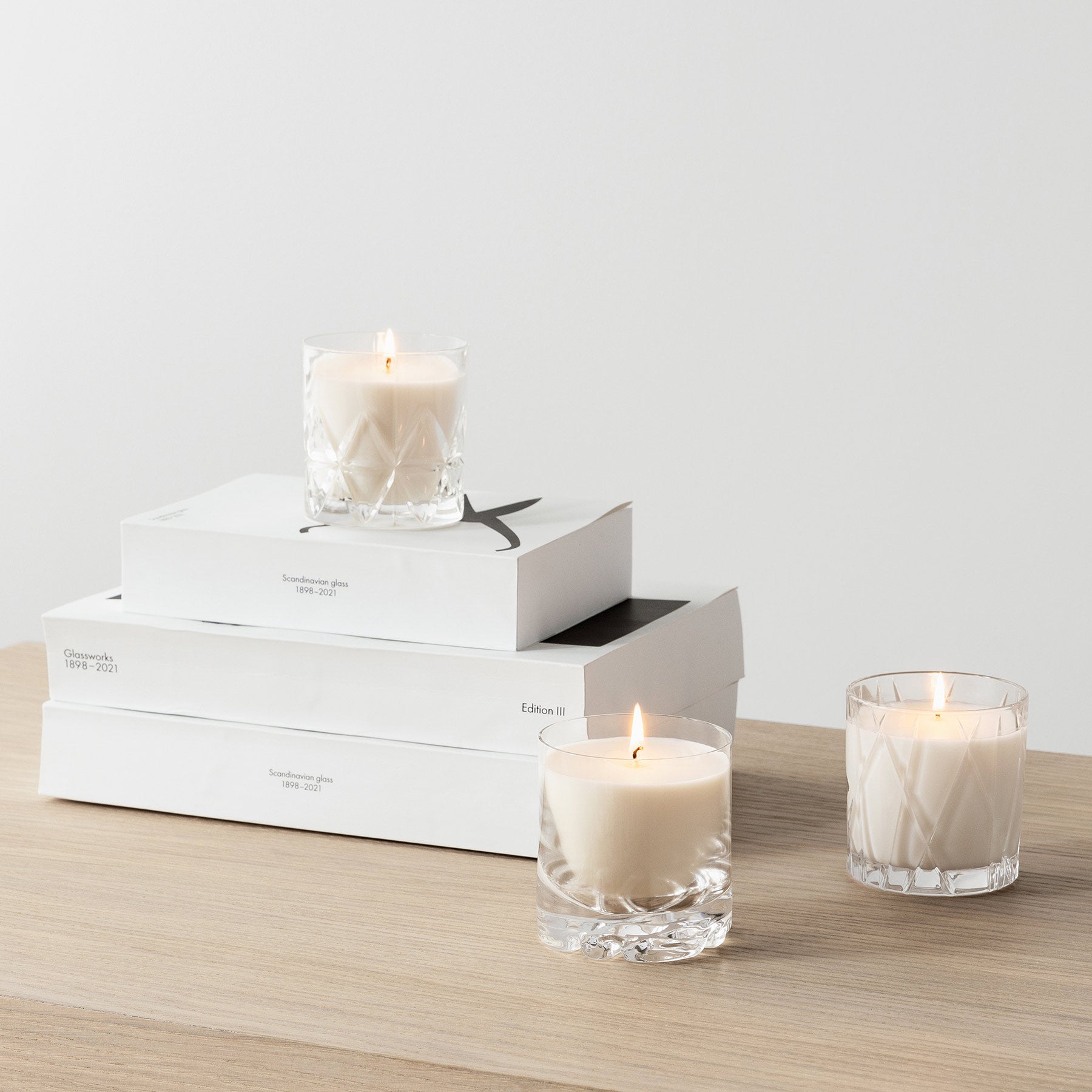 City Candle - Warm Amber and Oakmoss Orrefors