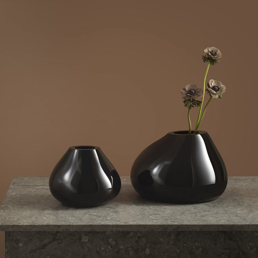 Ebon Black Vase Medium Orrefors