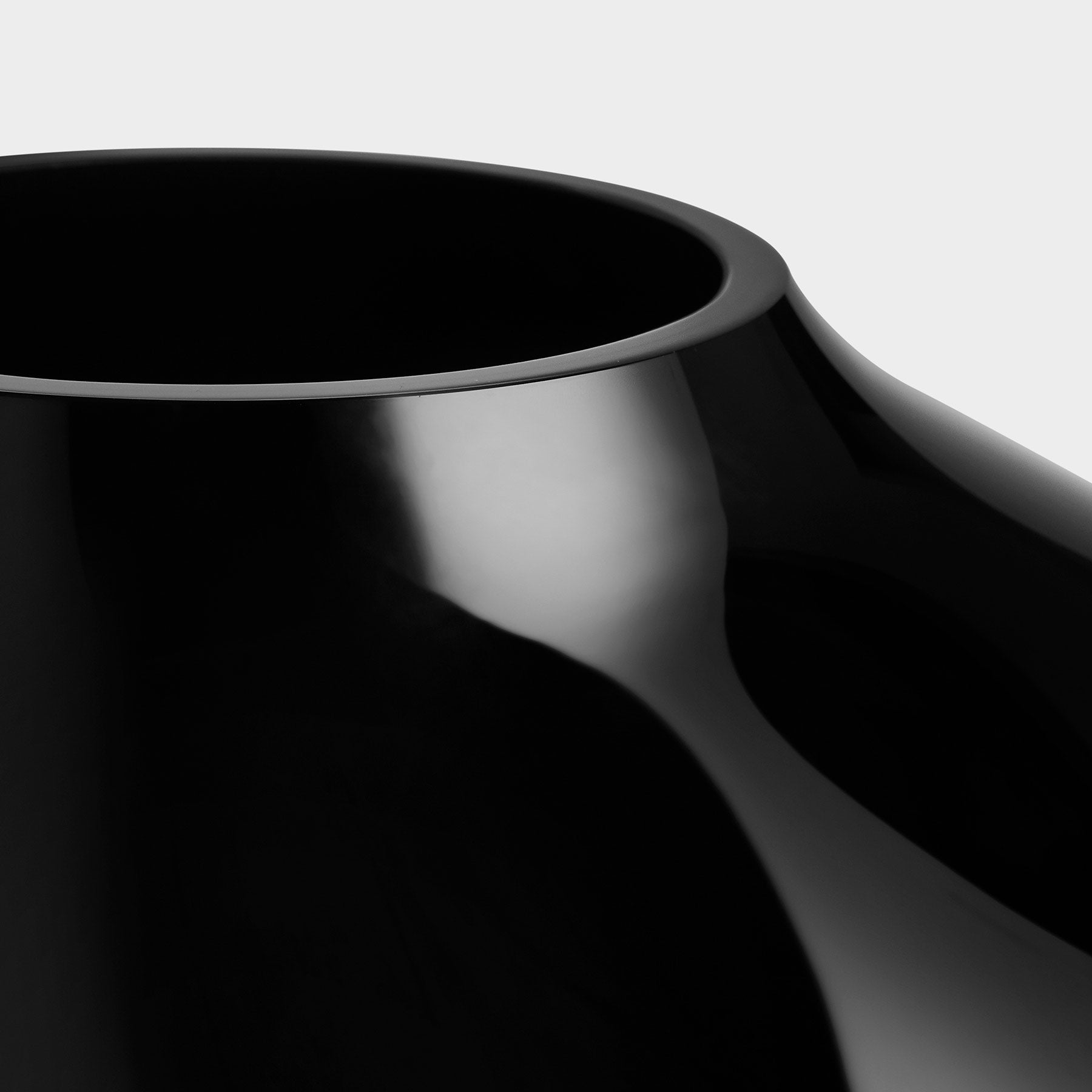 Ebon Black Vase Large Orrefors