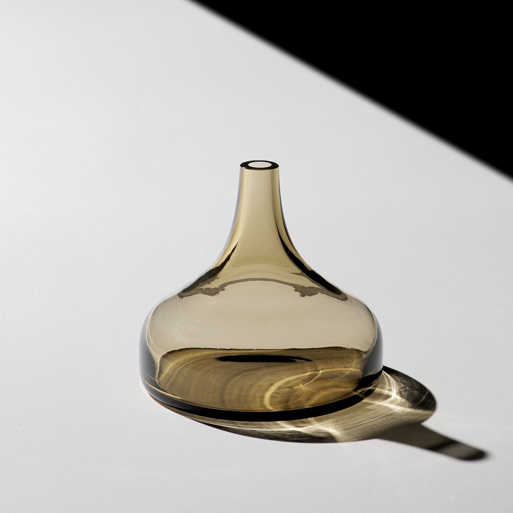 Midsummer Water Avens Vase Orrefors