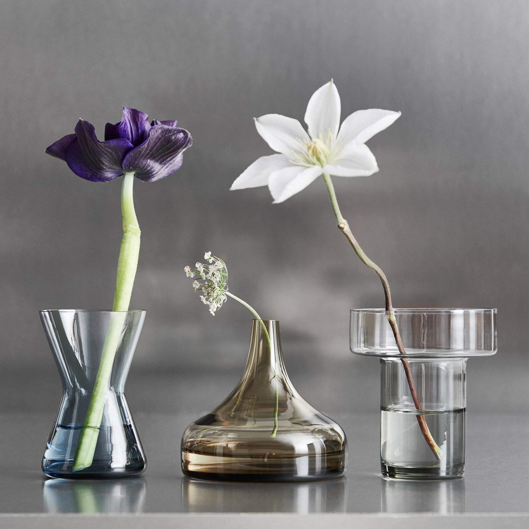 Midsummer Water Avens Vase Orrefors