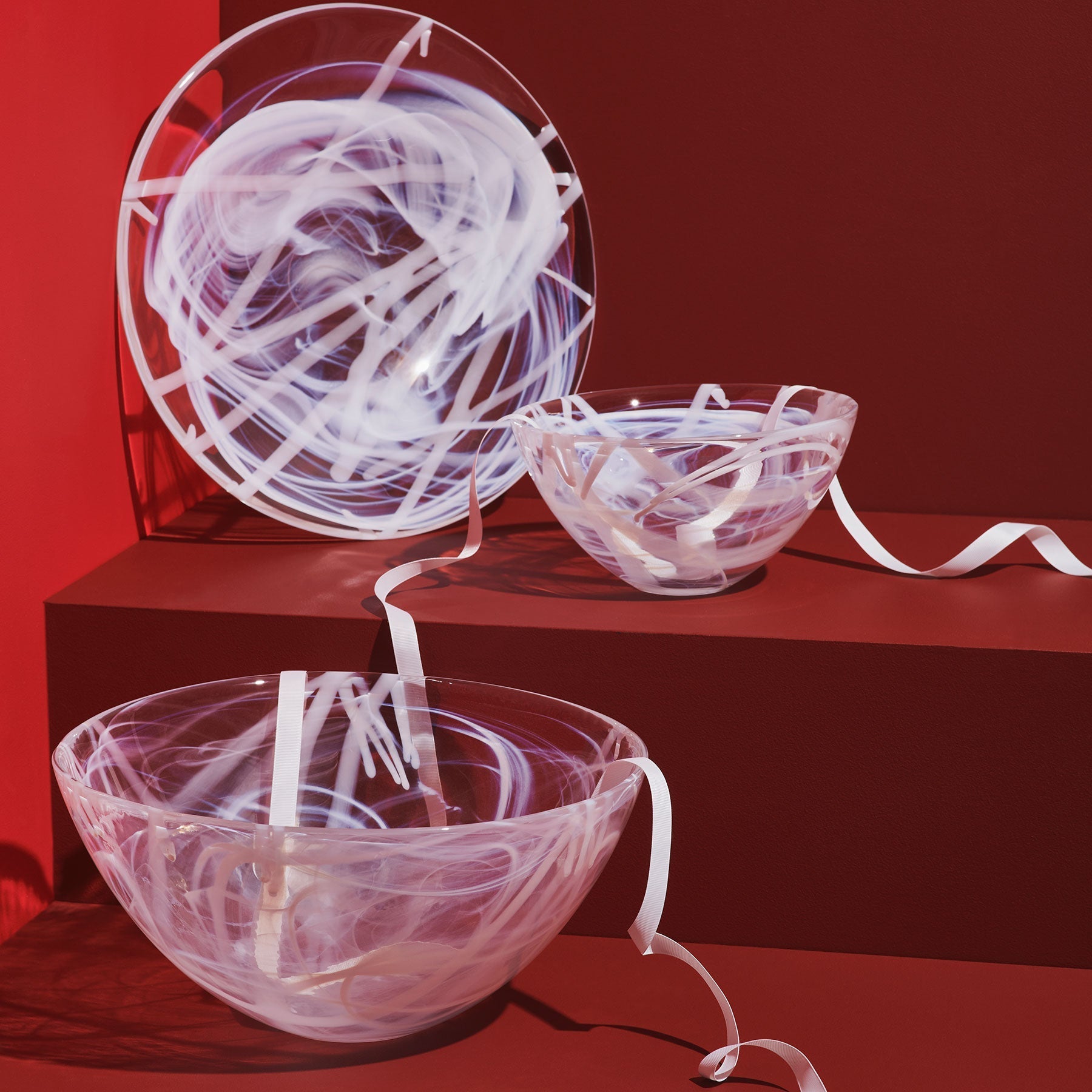 Contrast Dish White/White Kosta Boda