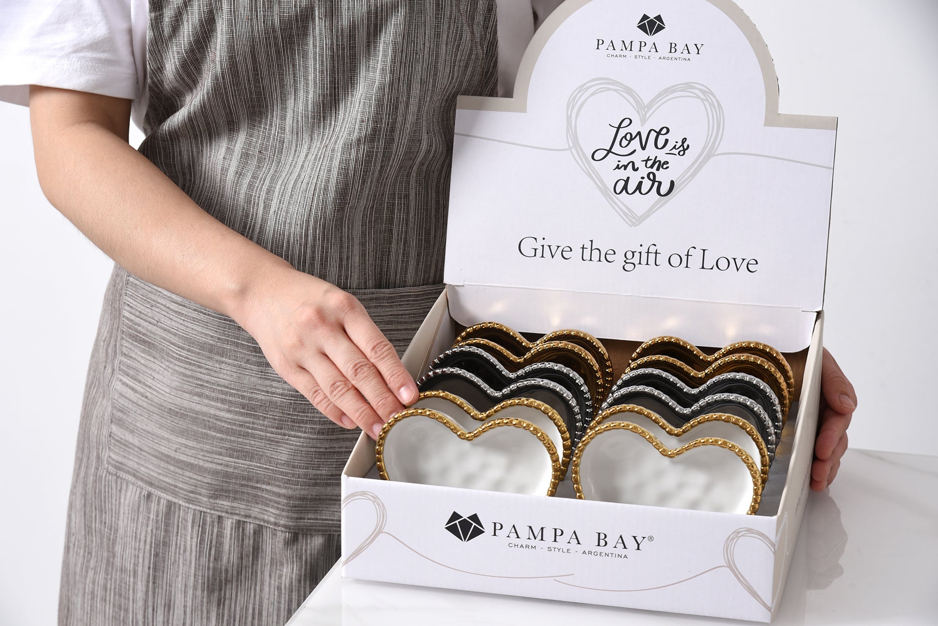 Love In The Air CDU Box - 12 Mini Heart Dishes Pampa Bay