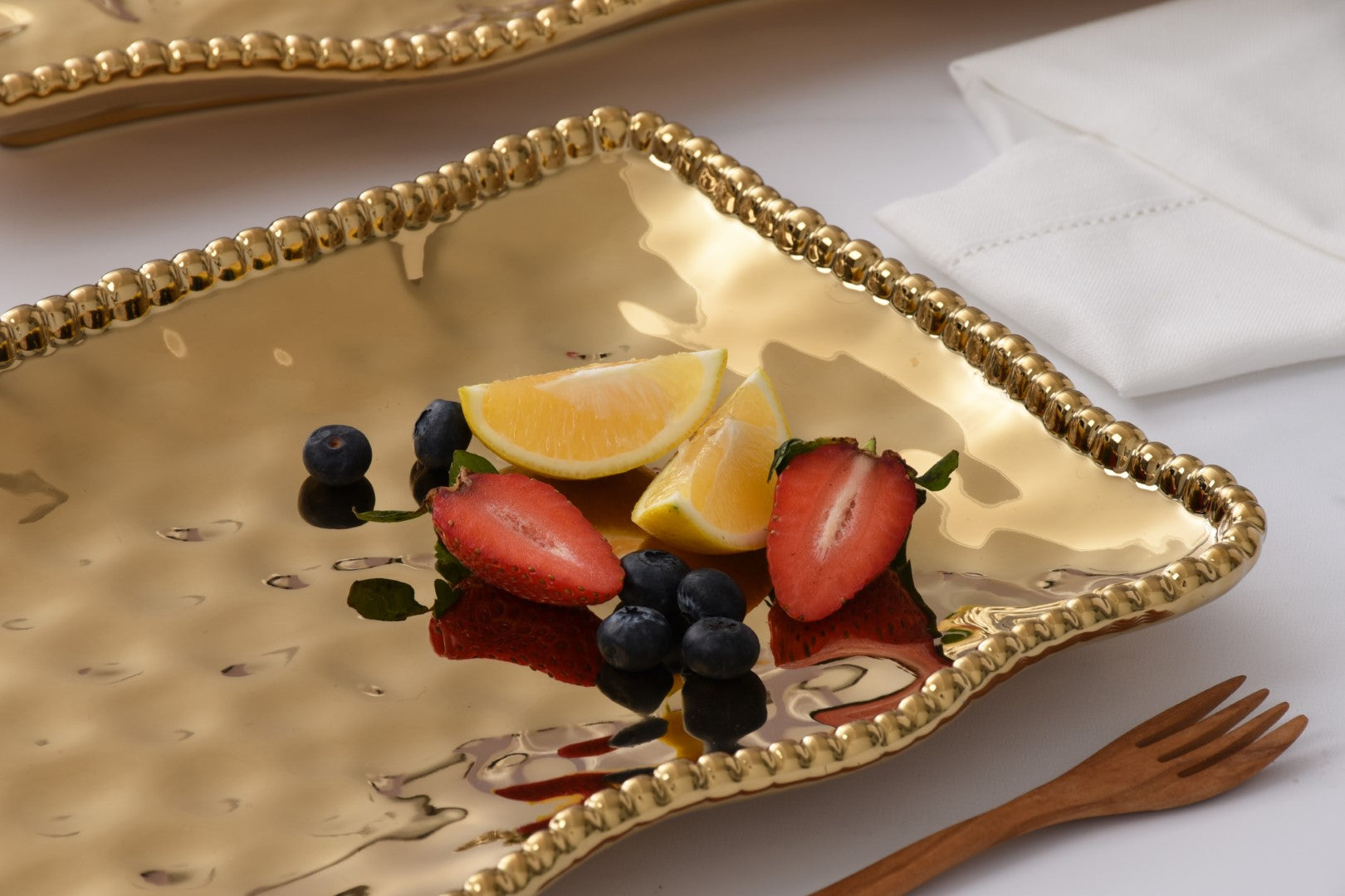 Monaco Medium Platter Pampa Bay