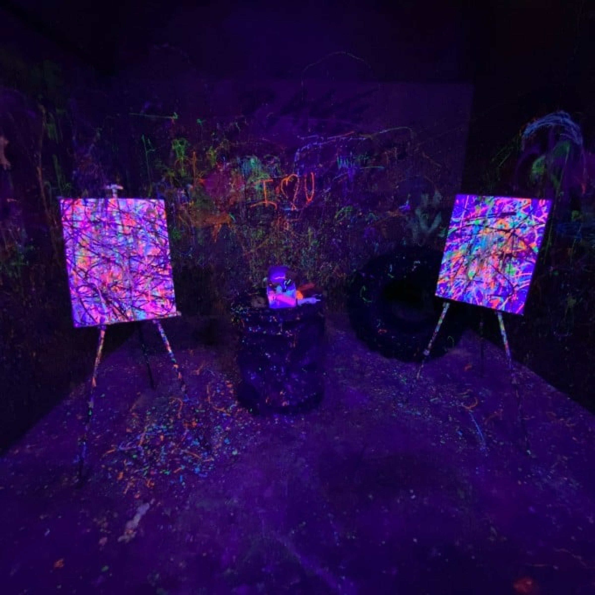 Glow in the Dark Splatter Paint Session virgin experiences
