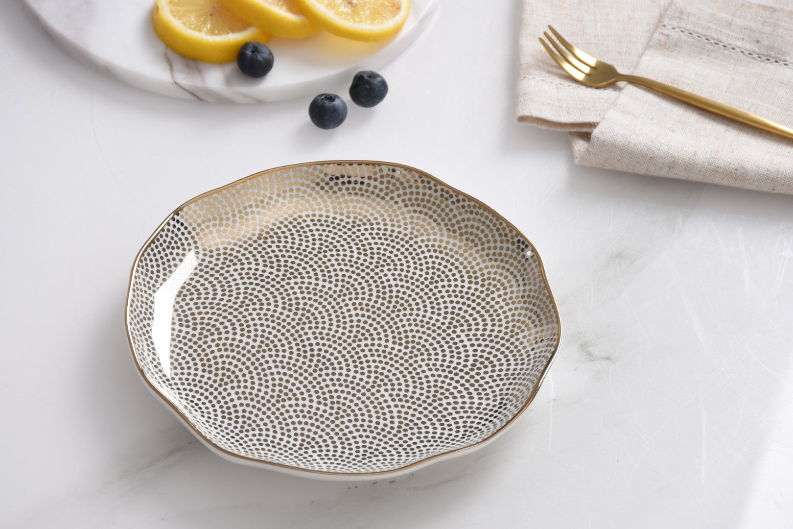 Sensu Round Appetizer/Dessert Plate Simply Me Box