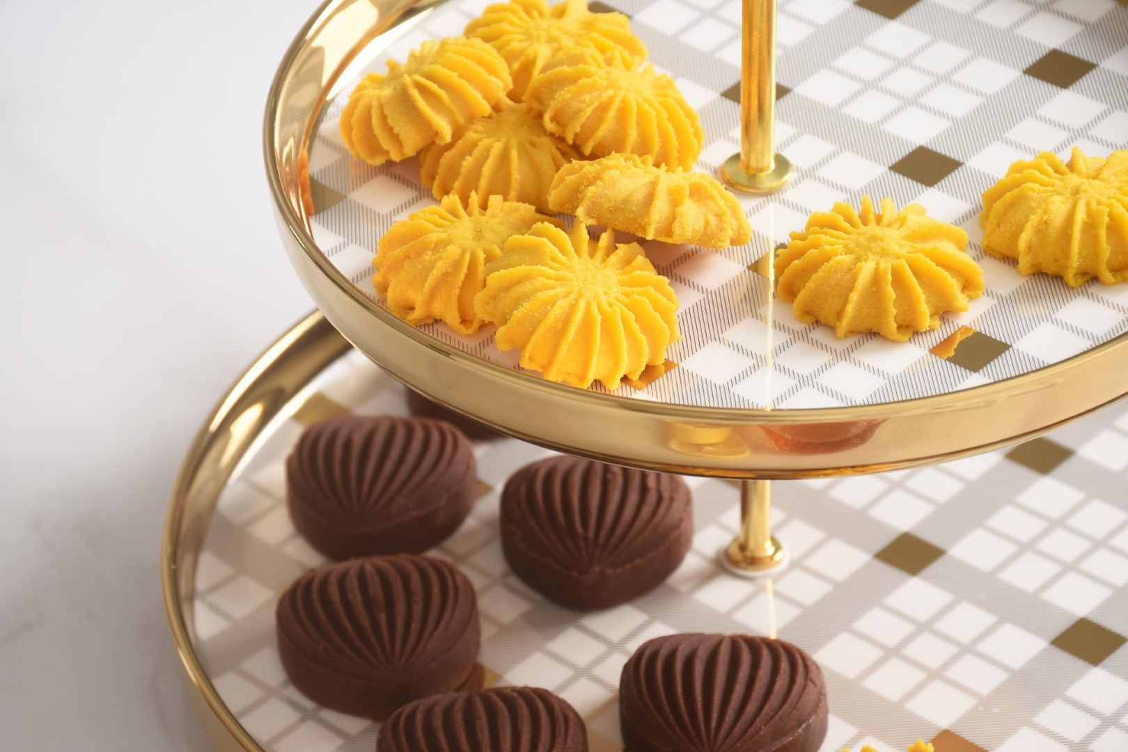 For The Holidays 2 Tier Stand Pampa Bay