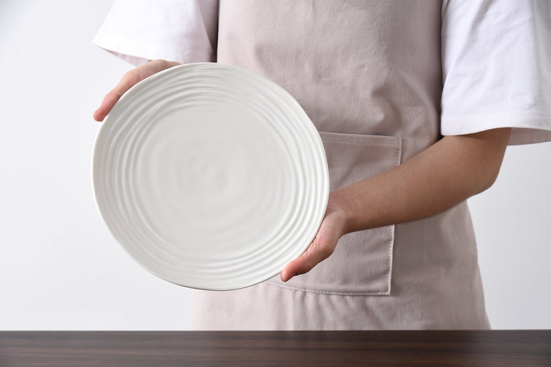 Le Blanc Round Salad Plate Pampa Bay