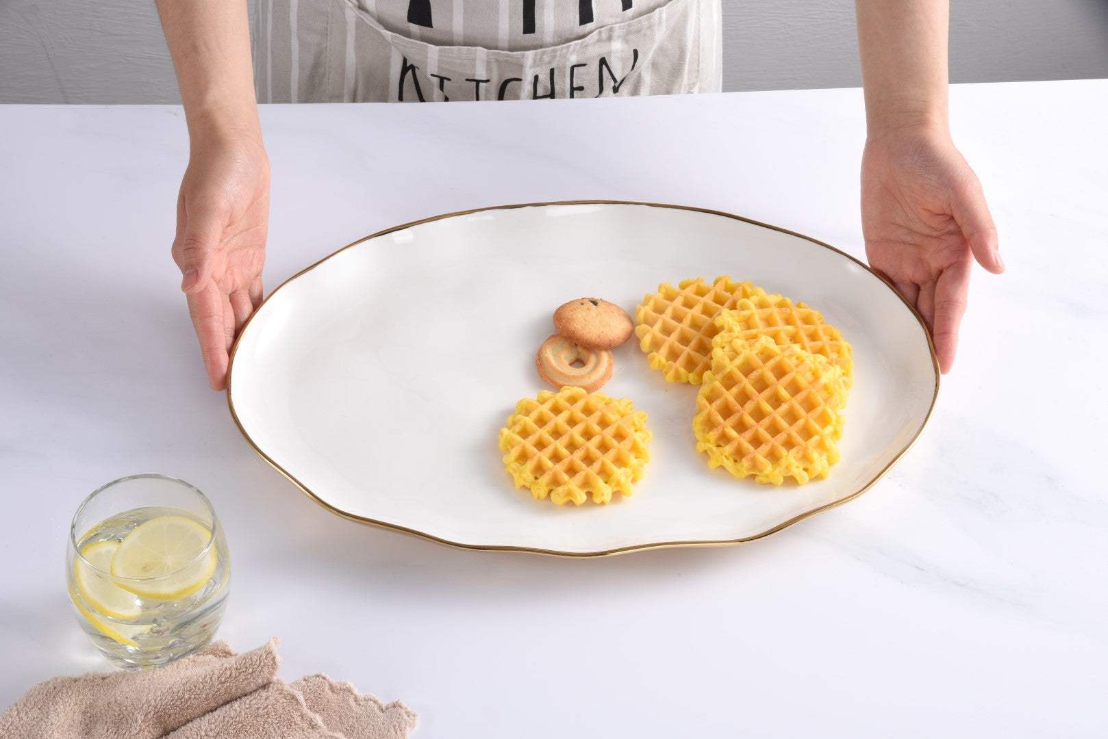 Moonlight Oval Tray Pampa Bay