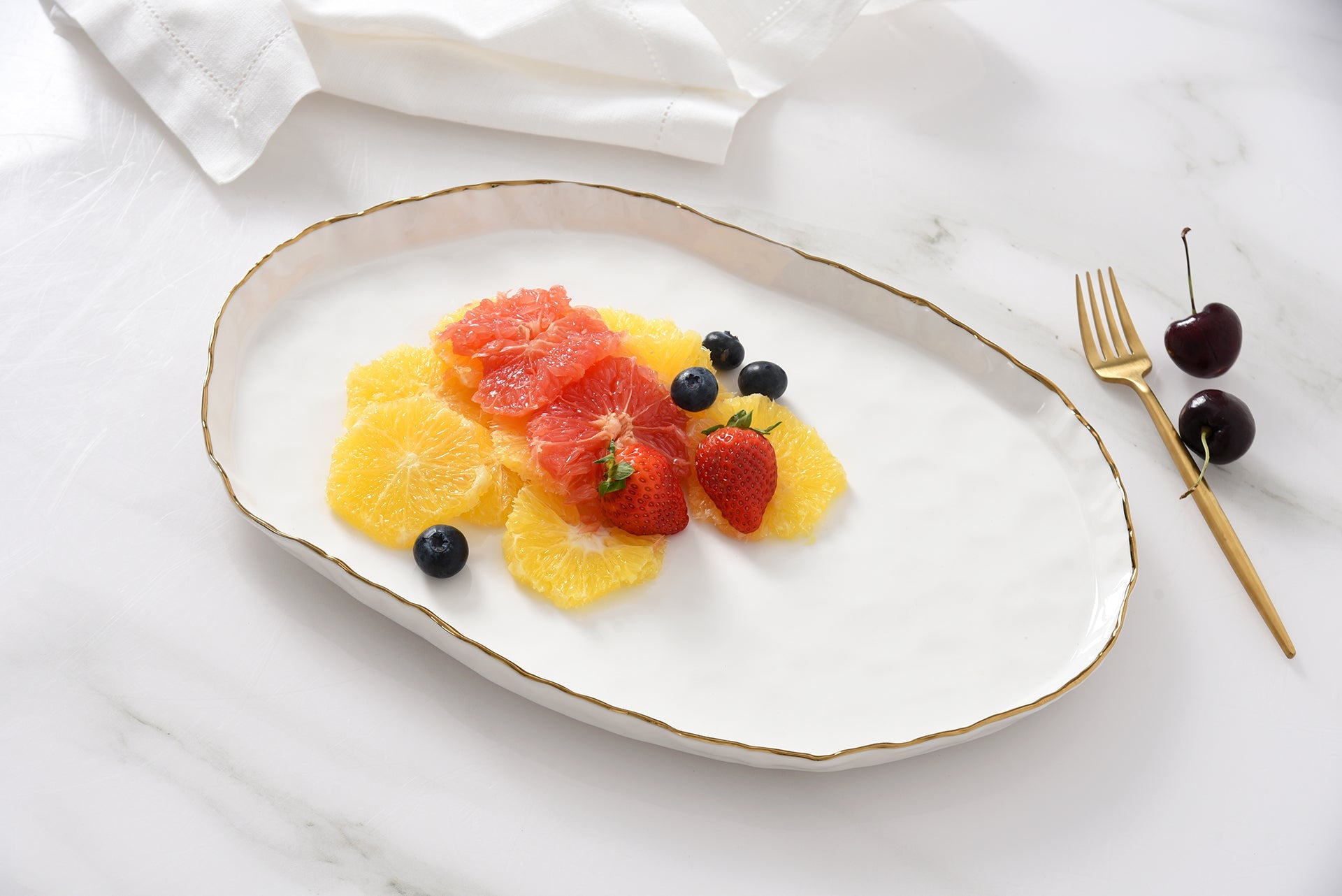 Portofino Medium Oval Platter Pampa Bay