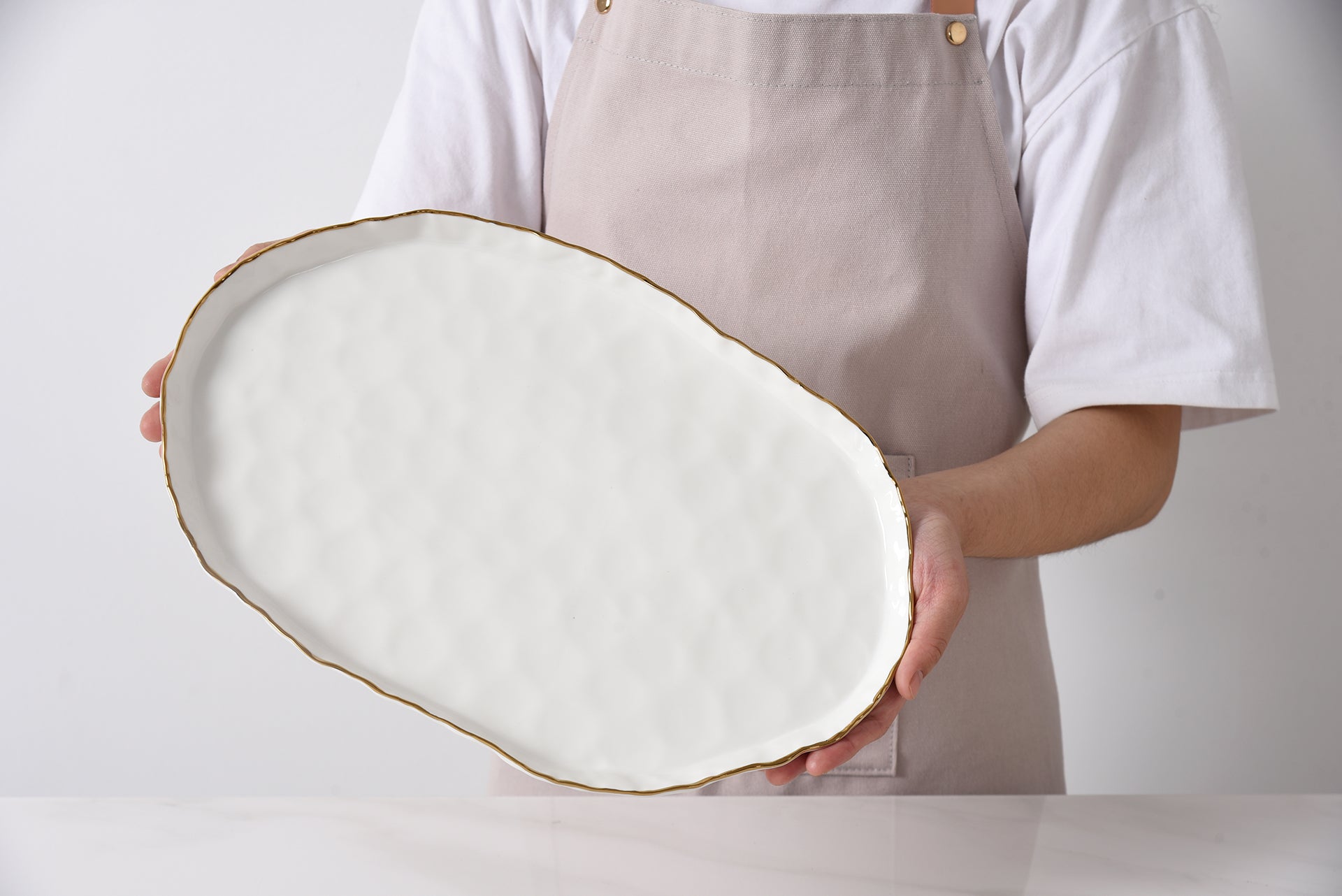 Portofino Medium Oval Platter Pampa Bay