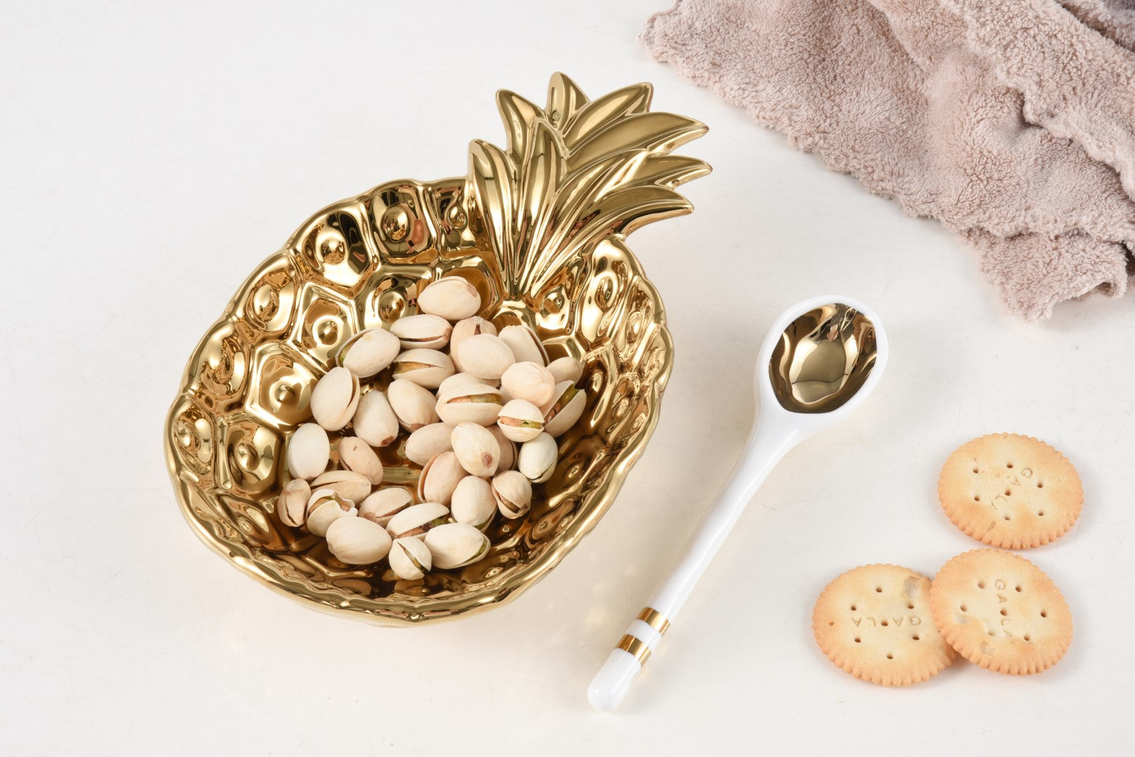 The Golden Pineapple Set