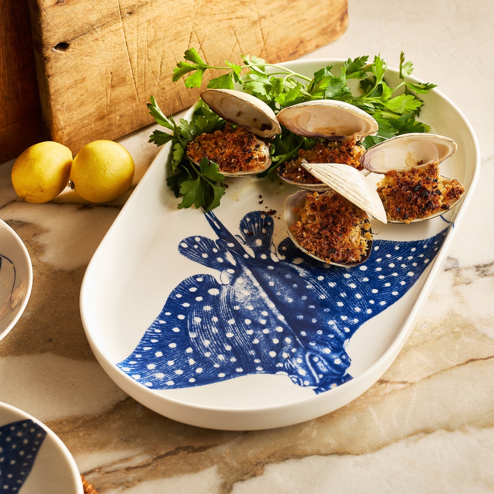 "Ray" the Stingray Large Coupe Oval Platter