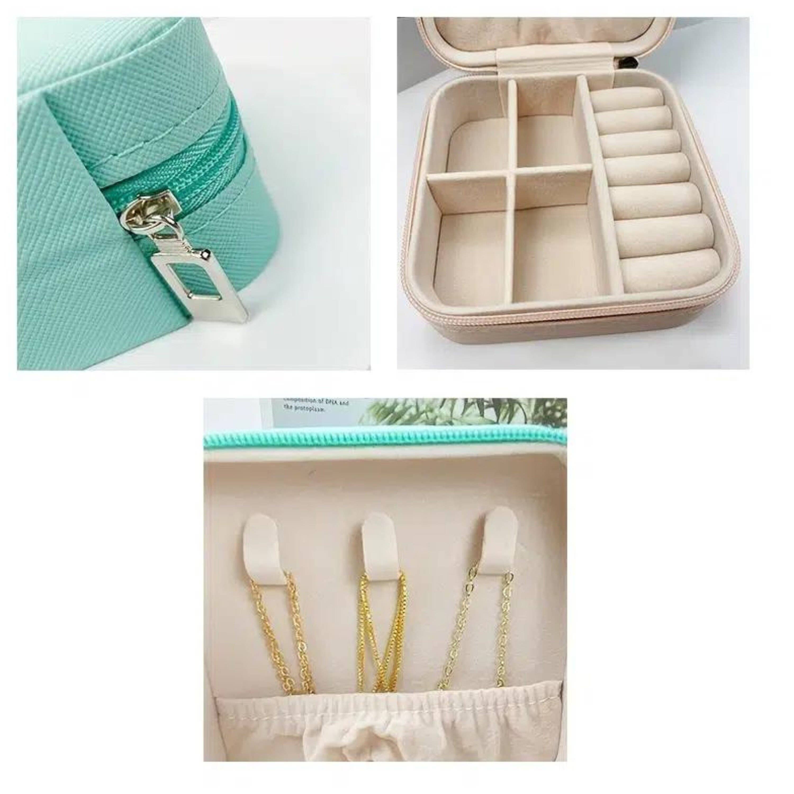 Small Square Portable Travel Case, Jewelry Organizer For Rin: Tiffany Blue Magnifique Hearts