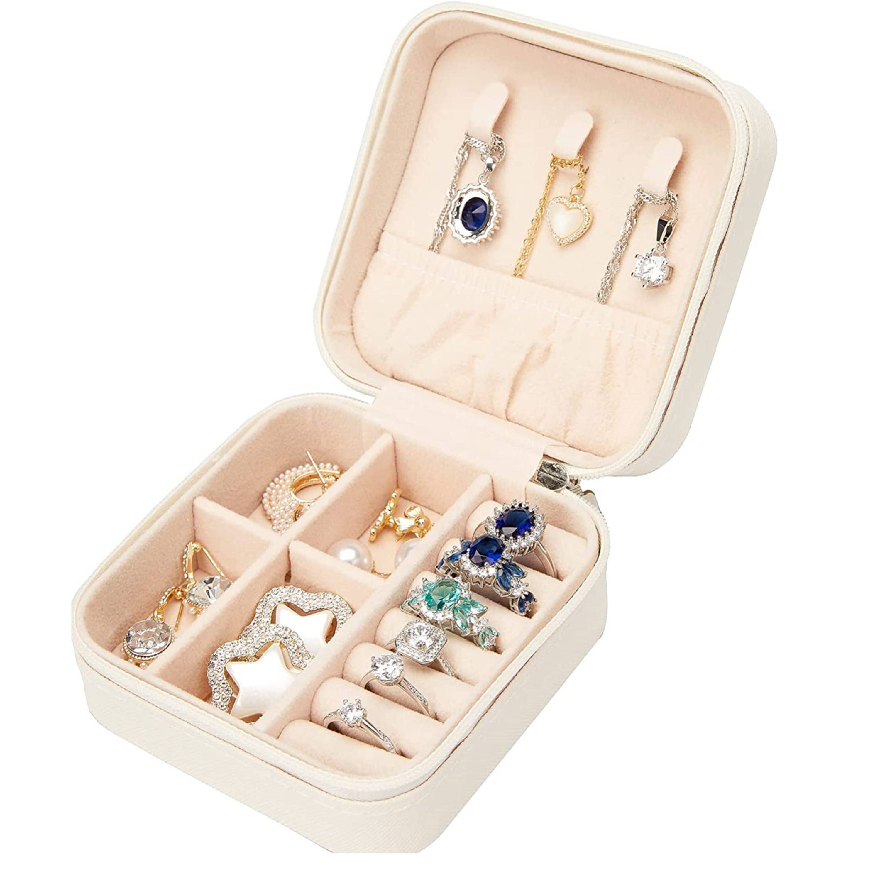 Small Square Portable Travel Case, Jewelry Organizer For Rin: Tiffany Blue Magnifique Hearts
