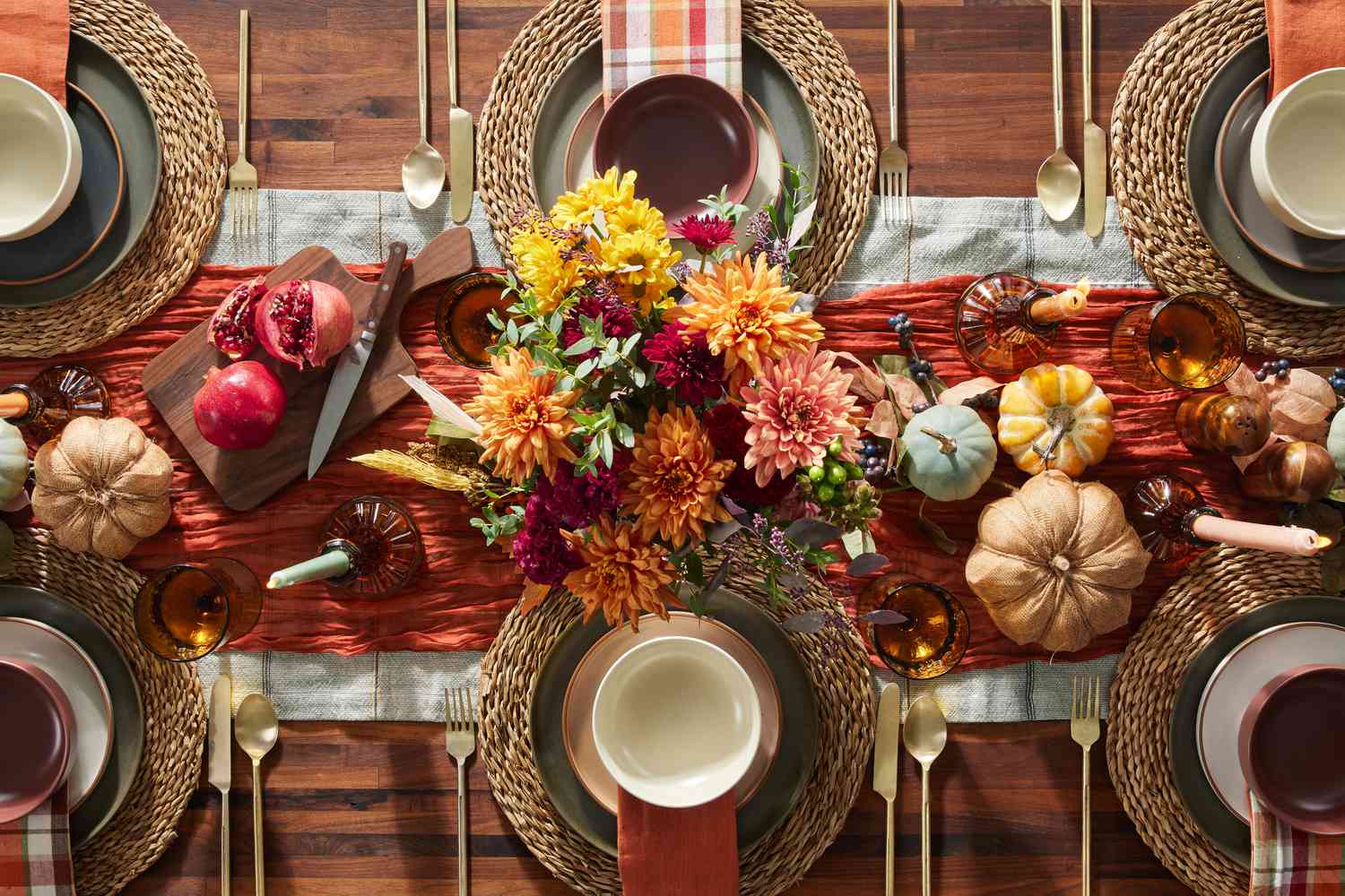 Curated-Comforts-Your-Guide-to-Fall-Holiday-Decor-in-the-New-Classic-Style Simply Me Box