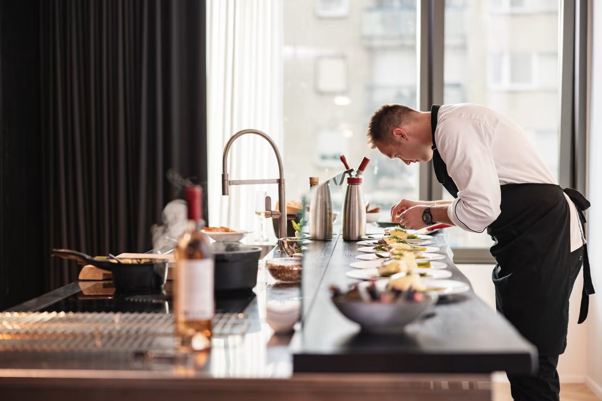 KITCHEN & DINING