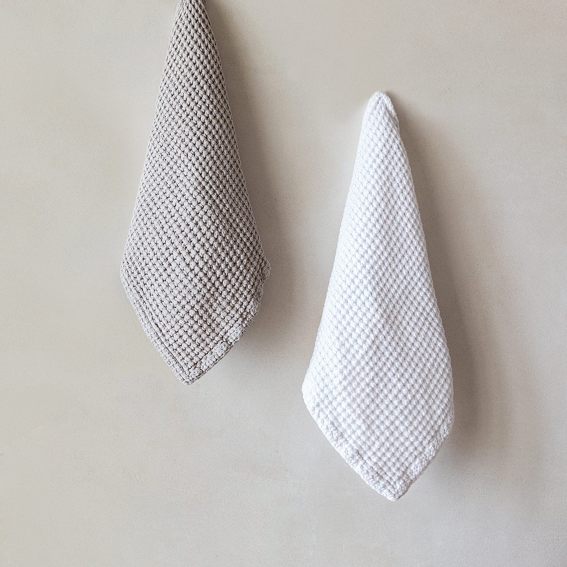 AURA TOWEL