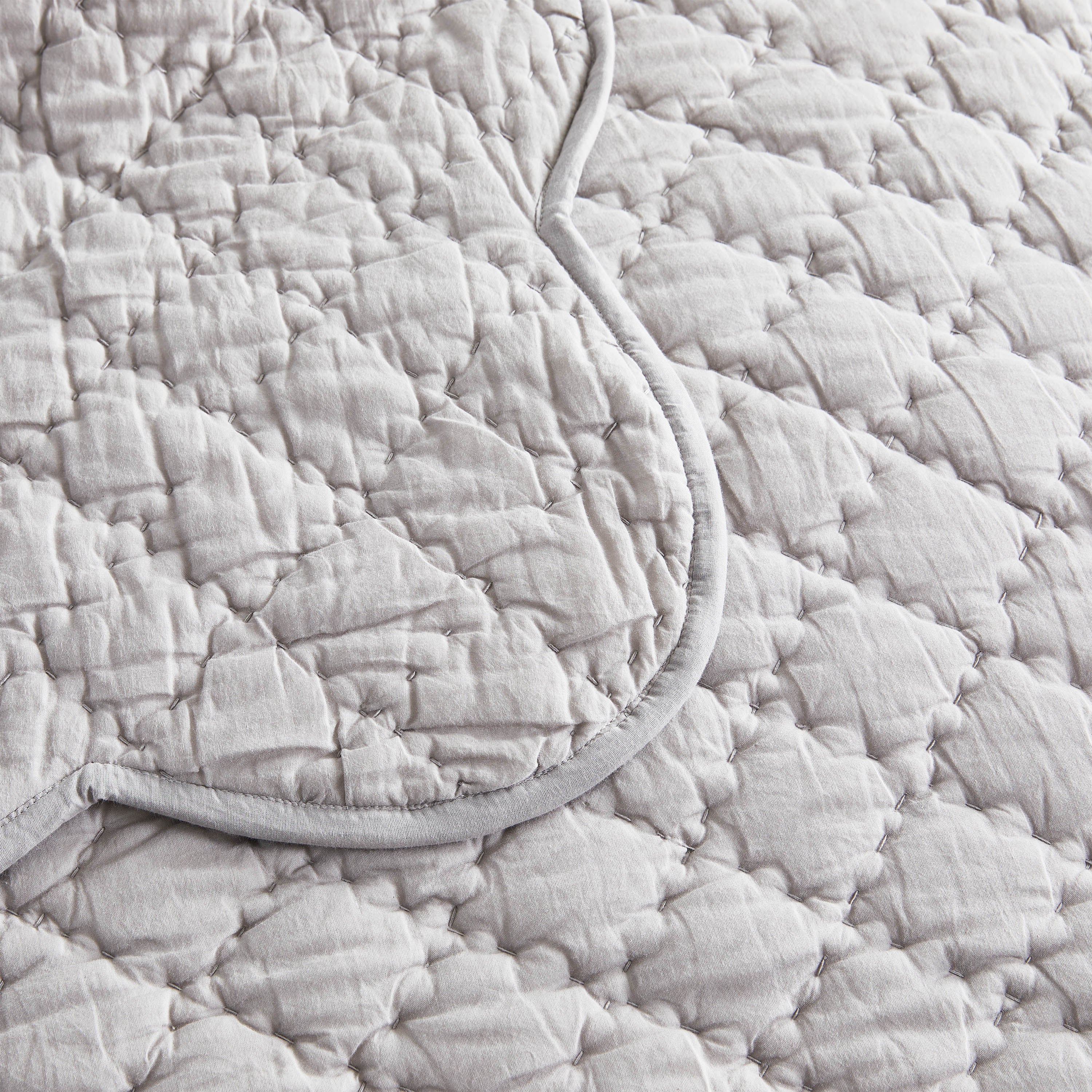 Diamond Scallop Cotton Voile Hand Stitched Quilt Set