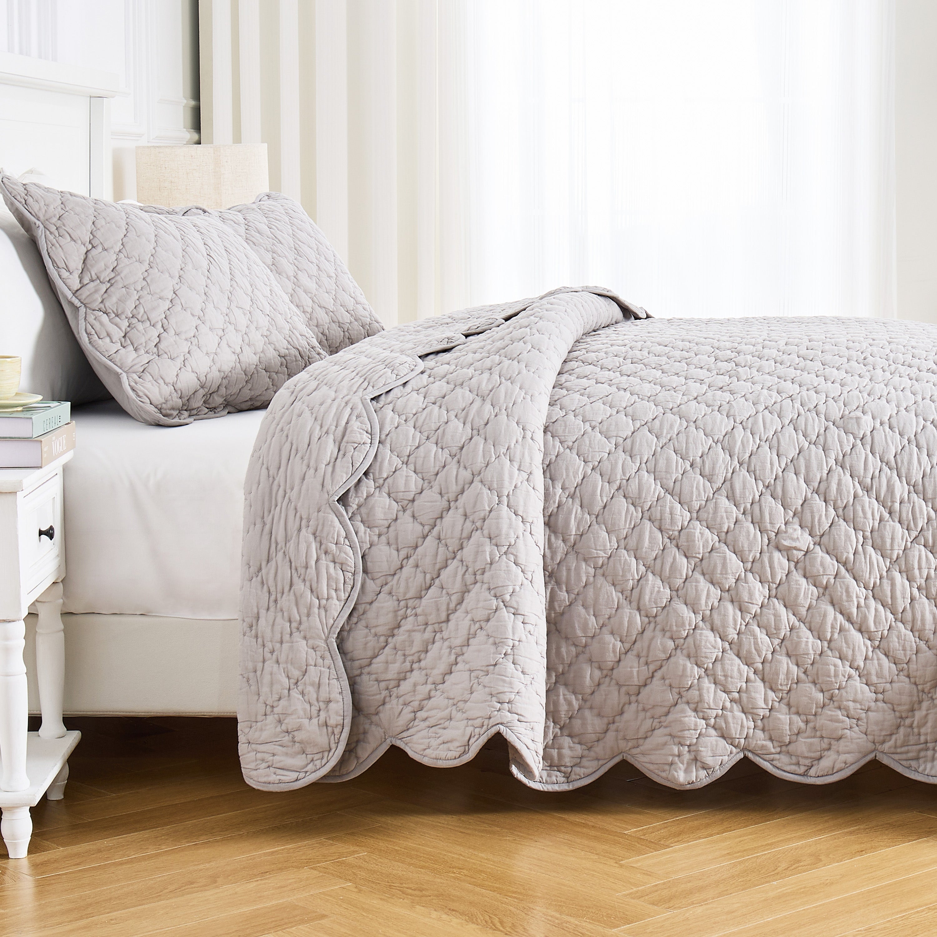 Diamond Scallop Cotton Voile Hand Stitched Quilt Set