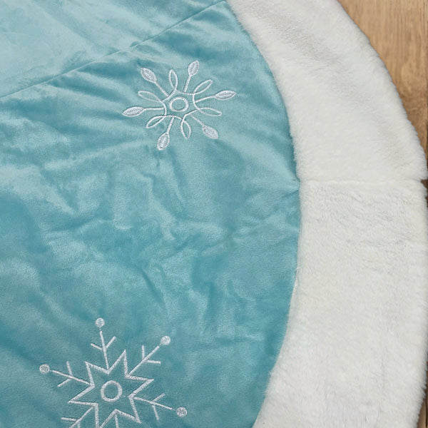 48" Pastel Blue Snowflake Embroidered Tree Skirt With Faux Fur Trim Old World Christmas