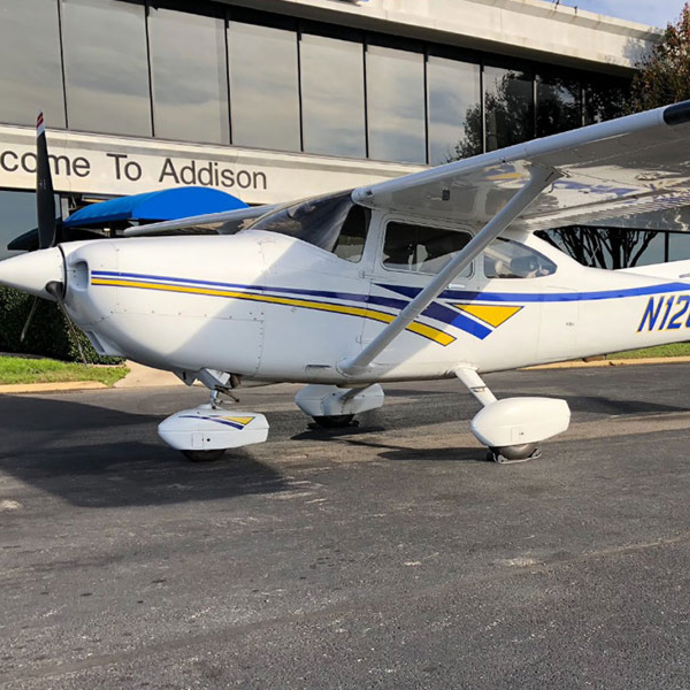 30-Minute Airplane Tour Over Dallas with BBQ Dinner for Two