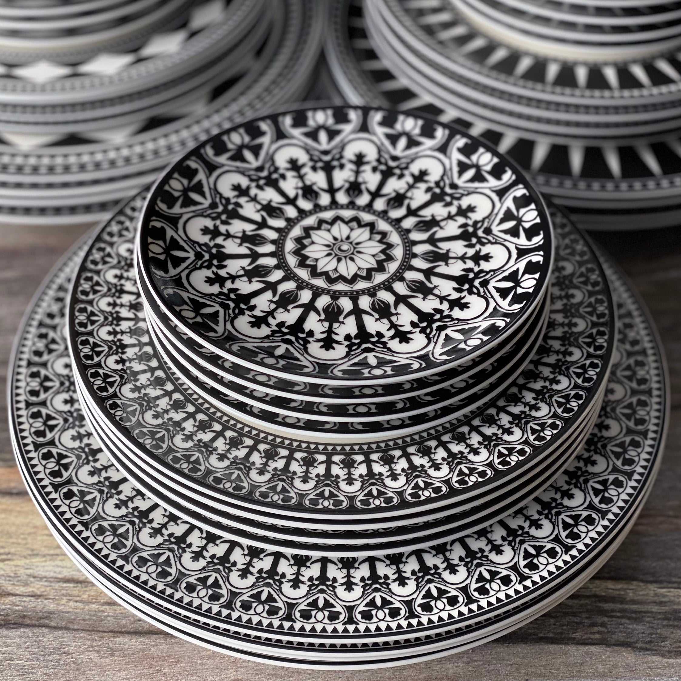 Casablanca Rimmed Salad Plate