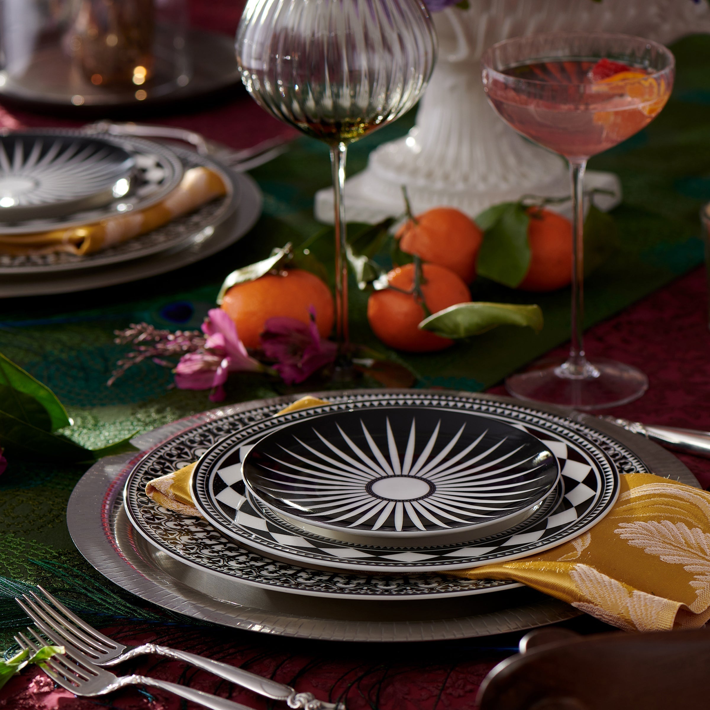 Casablanca Rimmed Dinner Plate