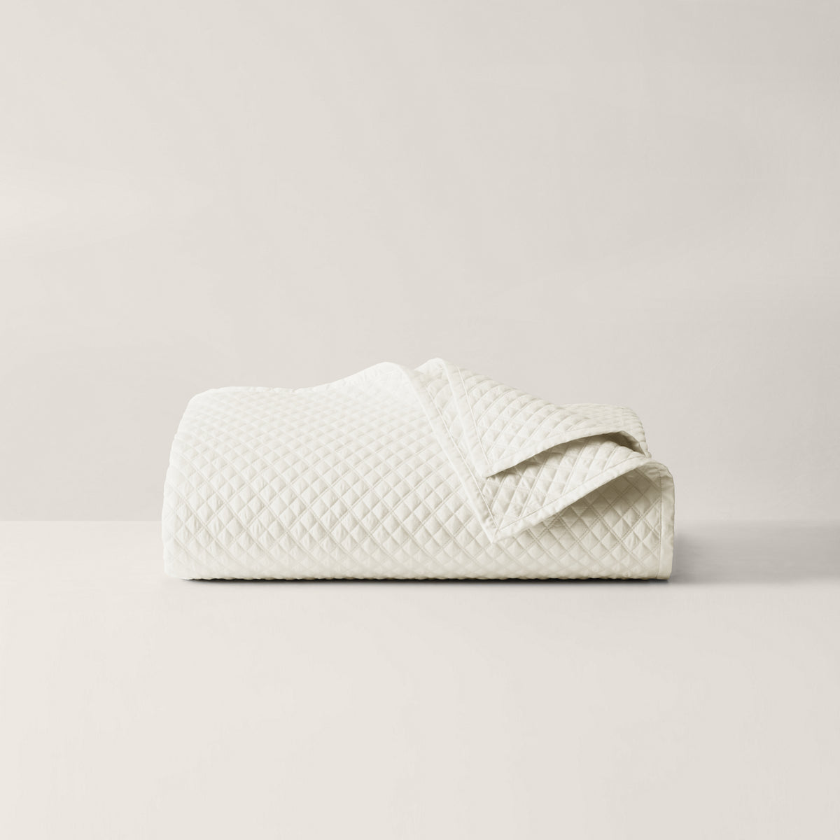 Argyle Sateen Quilt - True Parchment