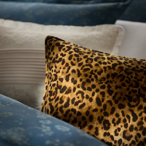 Saddlebrook Anya Throw Pillow